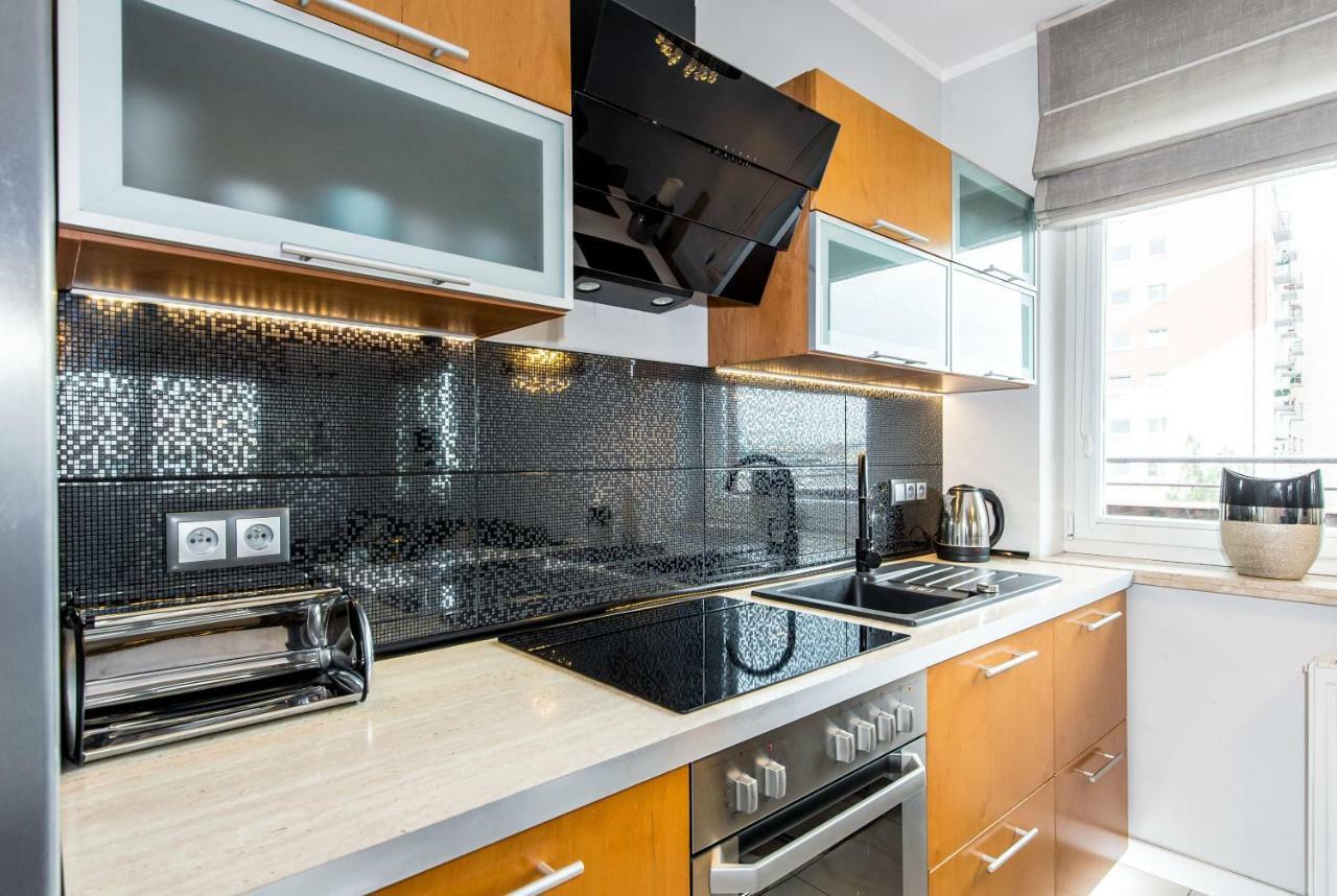 Super-Apartamenty Targi Poznanskie Exterior photo